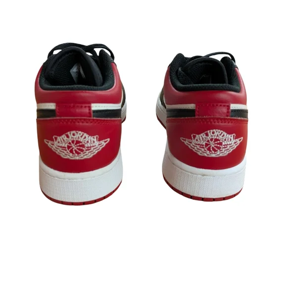 Nike Air Jordan 1 Low GS Bred Toe Black and Red Size 5.5 Youth - Picture 4 of 11